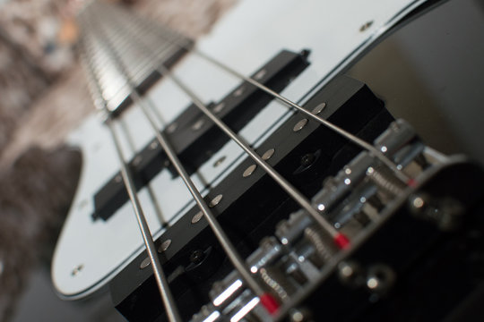 electric bass strings