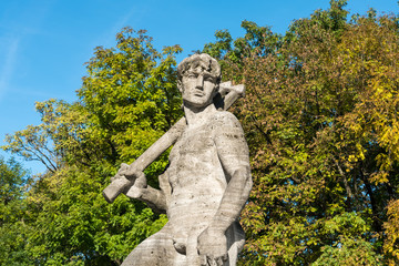 Fototapeta na wymiar München - Statue im alten Botanischen Garten