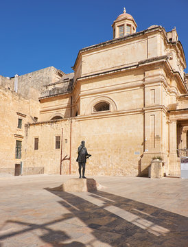 The view of Pjazza Jean de Valette with statue of Jean Parisot De Valette &ndash; the founder of Valletta, Malta