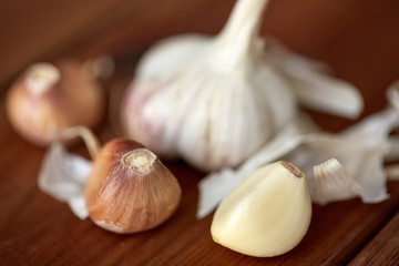 close up of garlic on wooden table