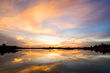 Obraz na płótnie Canvas sunset on the lake landscape