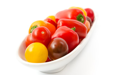 Snacktomaten und -paprika