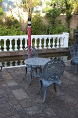 イスとテーブル