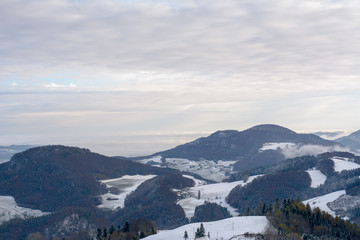 Winterlandschaft Schnee in der Natur im Winter 