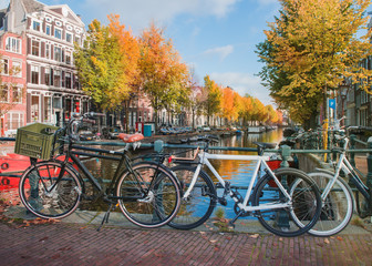 Fototapeta na wymiar Bicycles at an Amsterdam canal