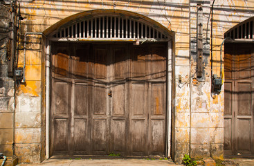 Fototapeta na wymiar Old style wood door house at old town walking street in Chanthaboon district Chanthaburi Thailand