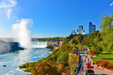 Stickers pour porte Canada Vue des chutes du Niagara par une journée ensoleillée