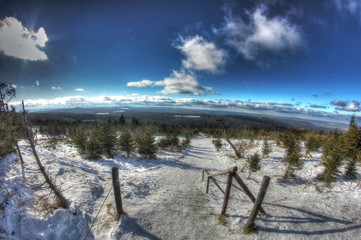 Fototapeta na wymiar winterlicher Blick vom Fichtelberg