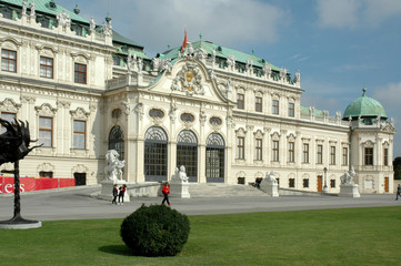 Fototapeta na wymiar Vienne, Autriche. Façade sud du musée-château du Belvédère. Collection Gustav Klimt.