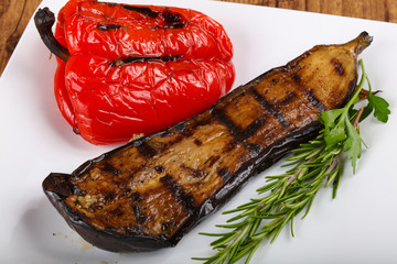 Grilled eggplant with bell pepper
