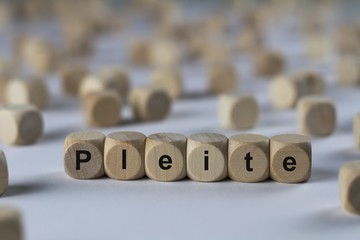 Pleite - Holzwürfel mit Buchstaben