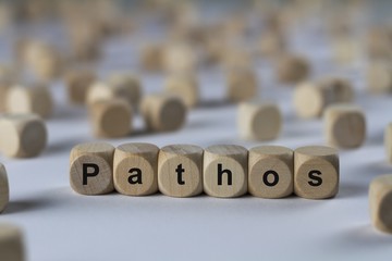 Pathos - Holzwürfel mit Buchstaben