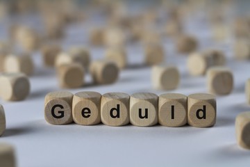 Geduld - Holzwürfel mit Buchstaben