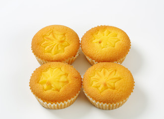 Pudding filled lemon cupcakes