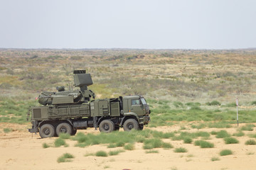 Self-propelled anti-aircraft missile and gun complex