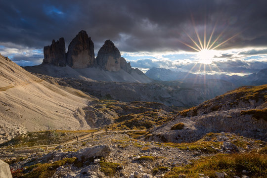 Tre Cime di Lavaredo " Drei Zinnen " in Dolomite Alps