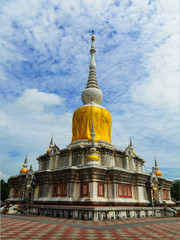 Fototapeta premium PHRATHAT NADUN white pagoda.