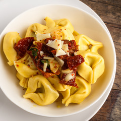 Tortelloni aglio e olio