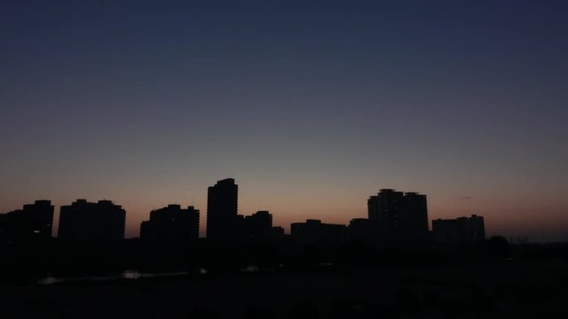 4K・都会の夜明け前_03-803