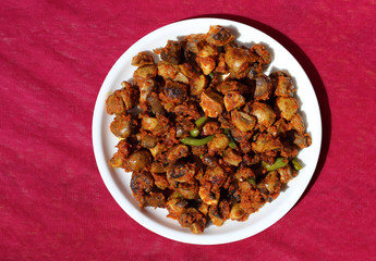 Spicy mushroom in thick tomato gravy