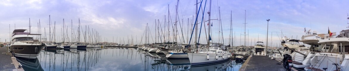 Fototapeta na wymiar Panorama du port du Cap d'Agde, Hérault, Languedoc, Occitanie, France