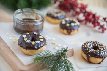 Weihnachtliche Donuts 