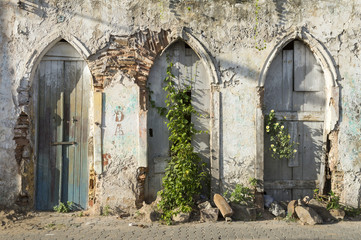 Neglected Brazilian colonial architecture falling into decay in Bahia, Nordeste, Brasil