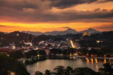 Obraz premium Lake in Kandy, Sri Lanka