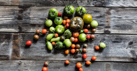colored green and red tomatoes for organic healthy vegetarian diet