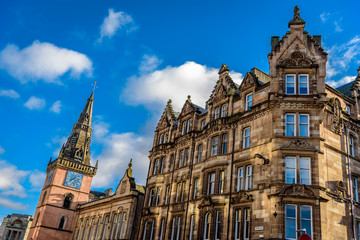 Fototapeta na wymiar Beautiful Glasgow architecture - impressive buildings in city center on a bright sunny day