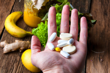Choice between vitamins from supplements or from vegetables and fruits