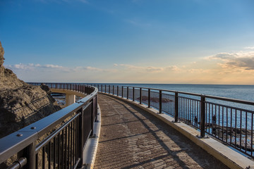 Naklejka premium Południowe wybrzeże wyspy Enoshima, Kamakura, Japonia