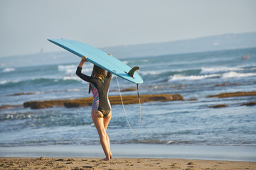 Fototapeta na wymiar surfer girl