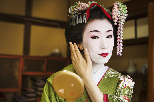 Geisha Hair Images – Browse 21,315 Stock Photos, Vectors, and Video ...