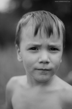 Portrait of the little boy b&w