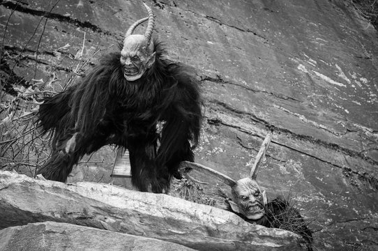 Krampus zerrt an den H&ouml;rnern