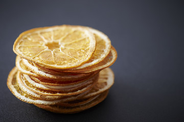dry lemon slices
