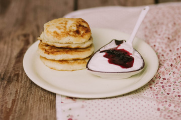 Cheesecakes with mint and sour cream. Yummy dessert