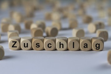 Zuschlag - Holzwürfel mit Buchstaben