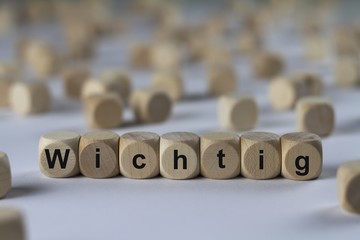 Wichtig - Holzwürfel mit Buchstaben