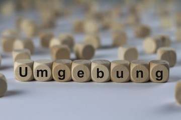 Umgebung - Holzwürfel mit Buchstaben