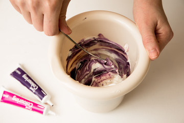 Creme für die Torte einfärben