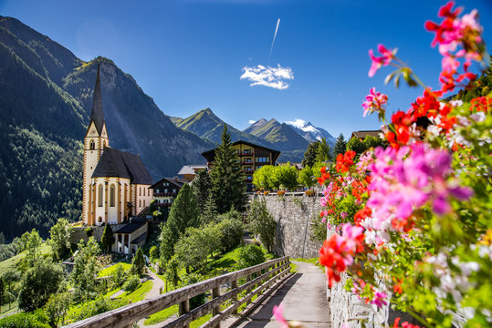 Pilgrimage church Heiligenblut in Carinthia, Gro&szlig;glockner Hochalpenstra&szlig;e, Austria