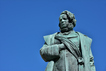 Fototapeta na wymiar Daniele Manin, an italian and venetian patriot against Austrian Empire. Bronze monument in Venice with copy space