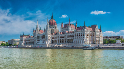 Fototapeta premium The famous Hungarian Parliament in Budapest, Hungary