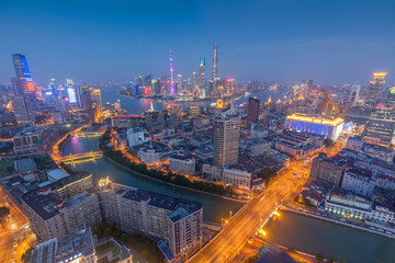 Fototapeta na wymiar Evening Shanghai city
