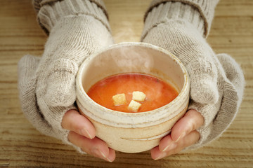 Obraz na płótnie Canvas 温かい飲み物 トマトスープ