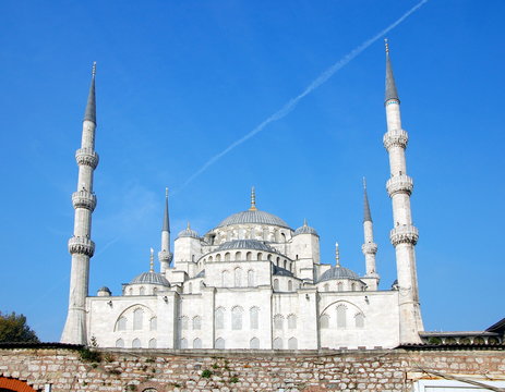 The Blue Mosque (Sultanahmet Camii)   in Istanbul, Turkey. View from the Bosphorus 