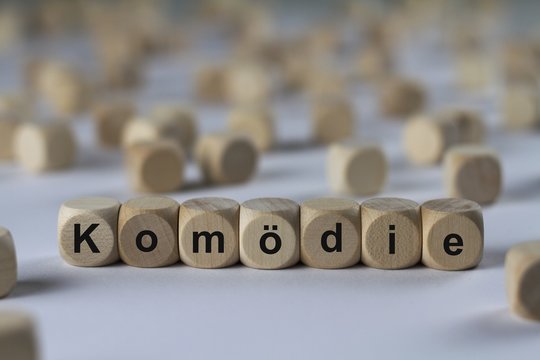 Kom&ouml;die - Holzw&uuml;rfel mit Buchstaben