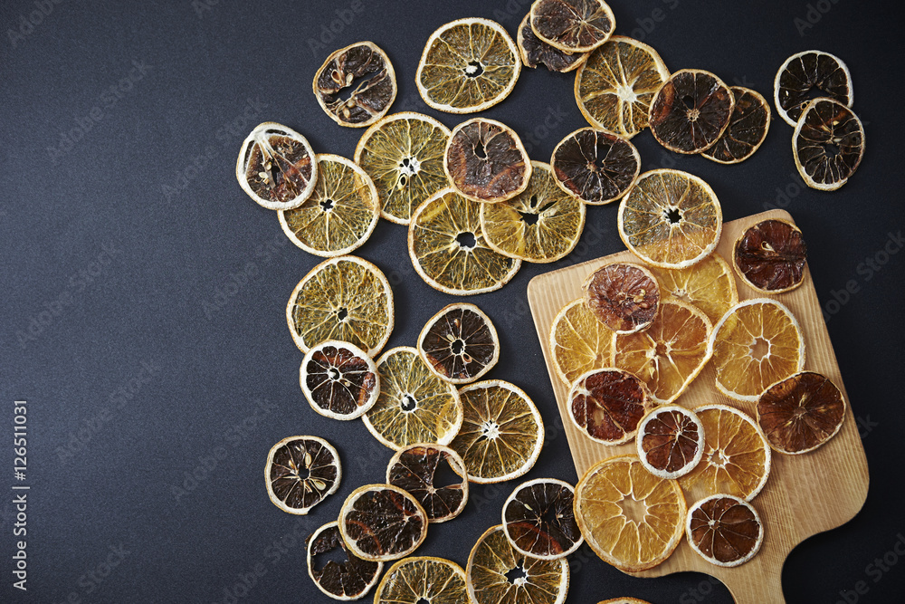 Wall mural dry lemon slices